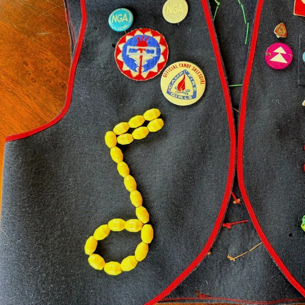 Vintage Camp‎ Fire Girls Wool Felt Vest Navy Blue Beaded Patches Pins NGA Scout